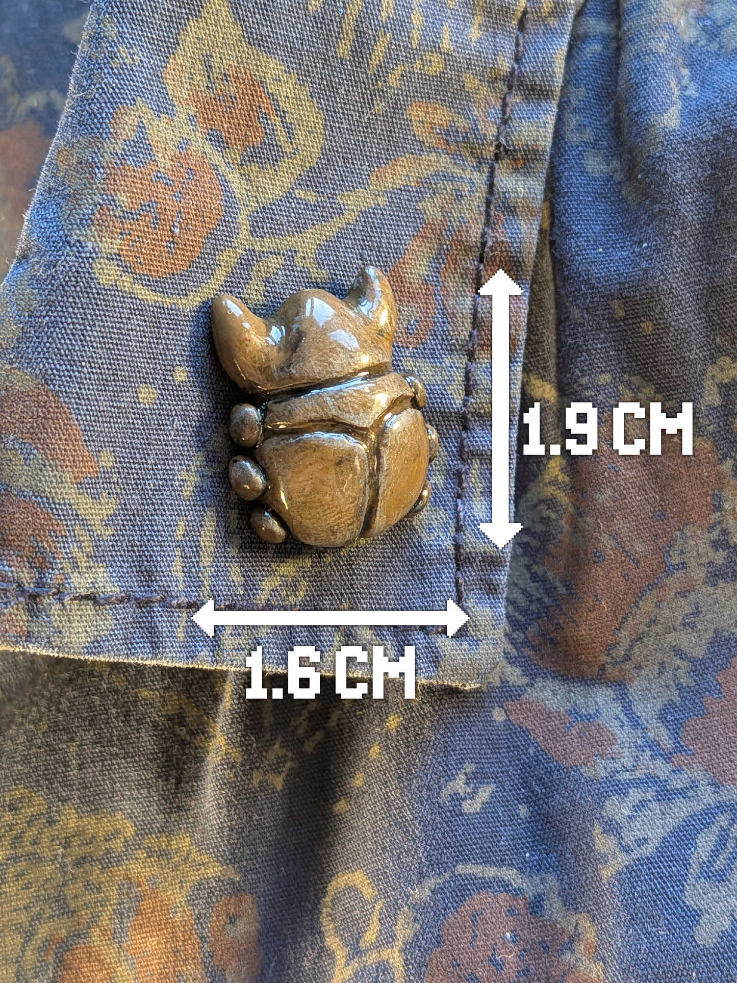 Stag beetle pin badge