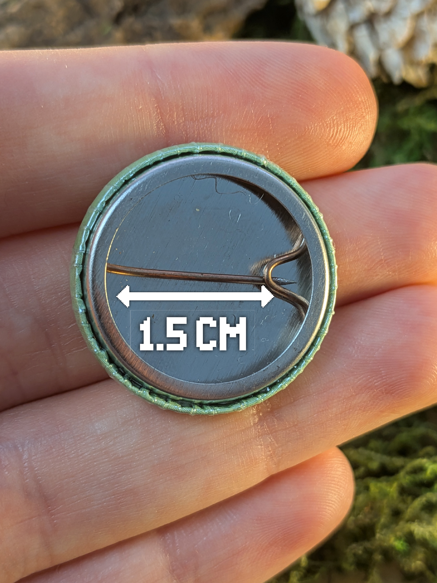 Head empty 25mm pin badge